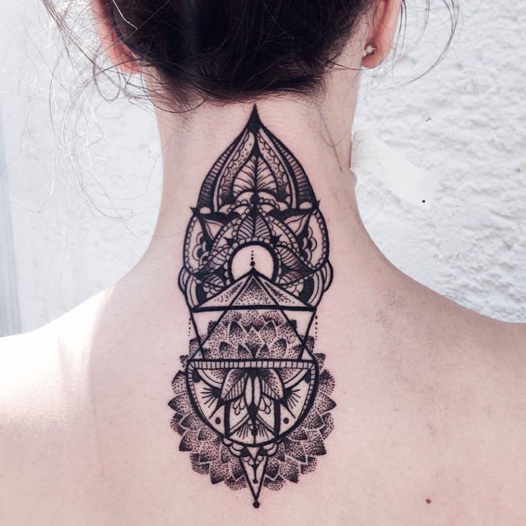 womenwithink:  By @svrtxvt #dotwork #blackwork #blacktattoo #blackworkers #blacktattooart