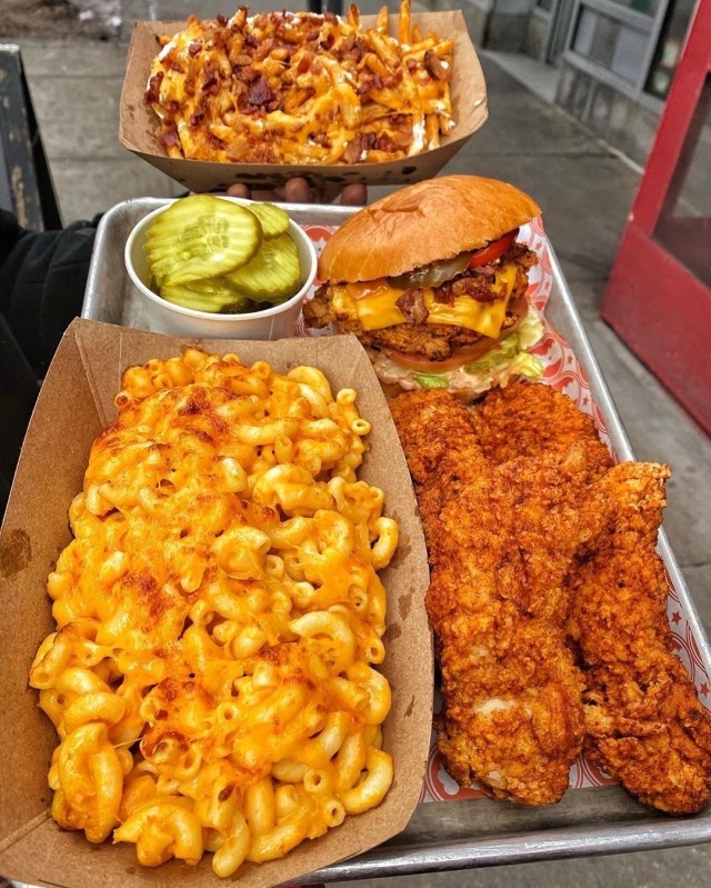 yummyfoooooood:Chicken Tenders, Mac &amp; Cheese, Bacon Cheeseburger and Bacon