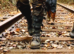 quodl:  Favourite TWD Character Meme: five whatever you want  Carol Peletier’s character development through fashion  “Her shoes in Season 1 were open-toed, very loosely woven huarache sandals.You could see her toes and things would stick to