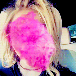 @chloegmoretz; How I Feel About This 70 Degree LA Weather
