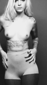 cocotasonfire:  Patton SuicidePatton Suicide é uma delicia magrinha, com um corpo