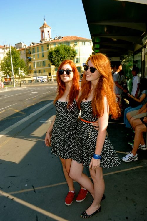 annie-lo: Throwback to Nice with my twin, Lily.
