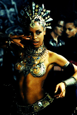 9090432-deactivated20140709:  Aaliyah in Queen of the Damned. 