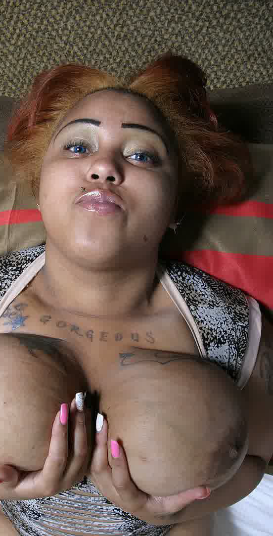captaincharge:  footz69:  Yummy! 💞💕💋  FOLLOW CAPTAINCHARGE.TUMBLR.COM IF