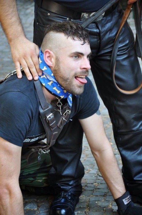 freakshow4fun:  Pretty baby, so hot.