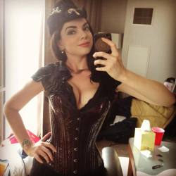 mssarahhunter:  Day 2 at Dragon*Con. Time to go shopping! Corset by Lovesick Corrective Apparel. Hat by @blondeswanhats. #dragoncon #dragoncon2015 #clotheswhore (at Dragon*Con) 