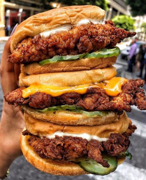 yummyfoooooood: Fried Chicken Burgers