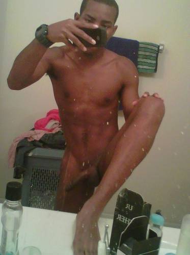 leyparis:  mekastar1:  cutie  He is cute, and so is his dick