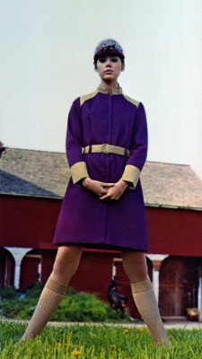 the60sbazaar:  Colleen Corby in Seventeen magazine (1967)
