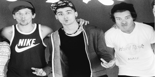 irresistible-lov3-icon:  One Direction Header If you use Rb or credits to @Emily1DDL 