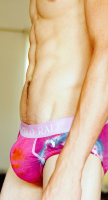 tiedyeundies:  Side Bulge Strong in Color