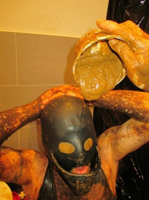 blogsvenpatzlaff: ldntoiletboi:  futuristicallydarkyouth:  pignolim: Mmm delicious shit-shower !!!!!