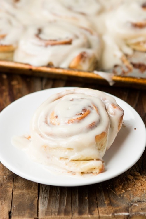 yumi-food:World’s Best Cinnamon Rolls