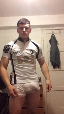 turkishlad:  fit fucker ready to show off