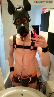 kinkyboyfrance:  As I reached 1500 followers, I decided to learn to make selfies. Am I doing it right ? ;3 