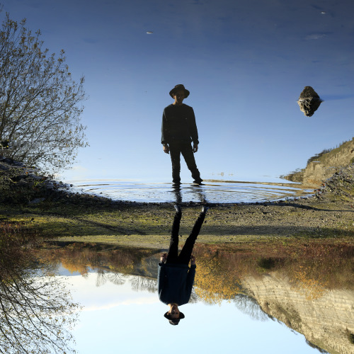 UK based Surrealist One Man Blues Comedy Band -  Andy Twyman www.andytwyman.com