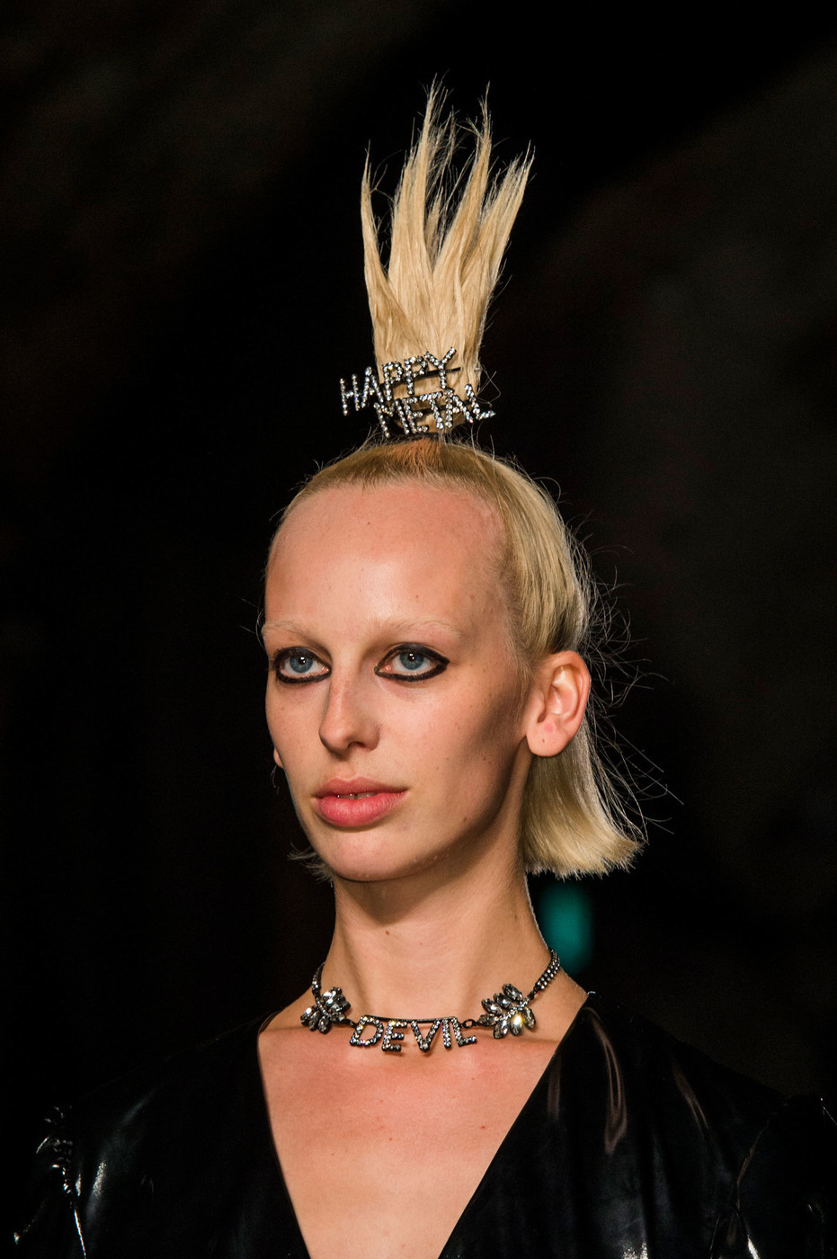 louisvuitttonn:  Ashley Williams RTW Spring ‘19