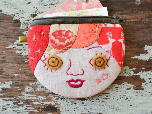 This coin purse comes personalised with your name on the back.doalittledance.etsydoalittledance.folk