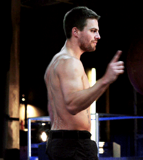 tylerposey:  STEPHEN AMELL as Oliver Queen“Suicidal Tendencies” — Arrow (3.17)