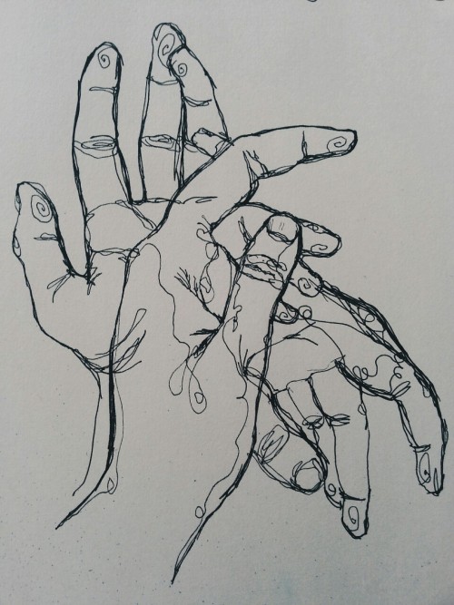 somniatisart:  When i’m at a loss of creativity i fill my pages with pretty colours and sketches of hands. 