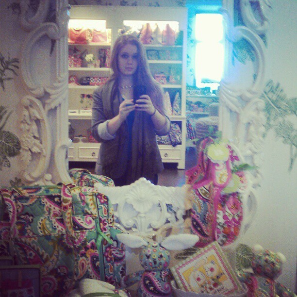 Vera Bradley showroom for the day with pops! #itssopretty #somanycolors #want #allofit