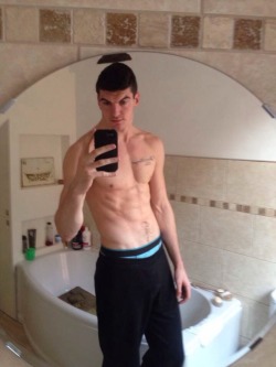 guyswithiphones-nude:  Guys with iPhones http://ift.tt/1bHkUpB