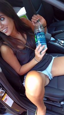 upshortsbabes4:  Up her shorts in the car