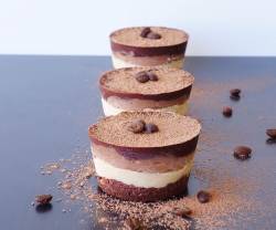 veganfoody:  Raw Vegan Tiramisu