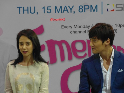 mongji-fan:  joan-loves-rm:  Emergency Couple Singapore Hi-5 session 15th May 2014(2)  Heard about w