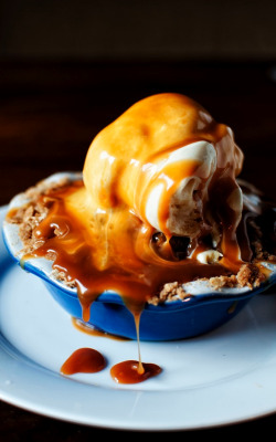 verticalfood:  Cookie Butter Apple Crumble