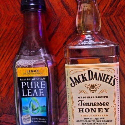 My new girl ……Rollin wit my honey tonight / JD is my accomplice #JackDaniels #Cheers #ImGone #JackDanielsHoney