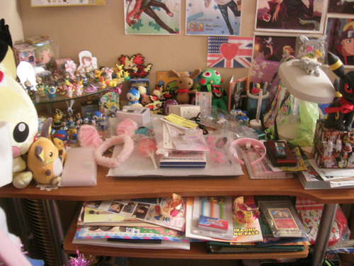 i think i need to clean my desk….. 