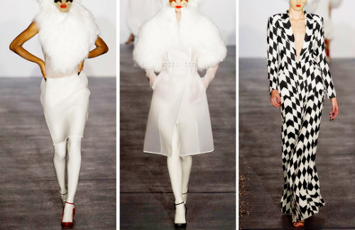 Gareth Pugh at London Fashion Week Spring RTW 2016if you want to support this blog consider donating