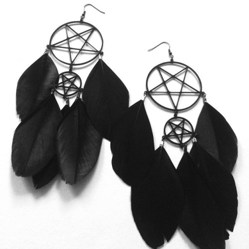 DREAMCATCHER Earrings.www.KILLSTAR.com | WE SHIP WORLDWIDE