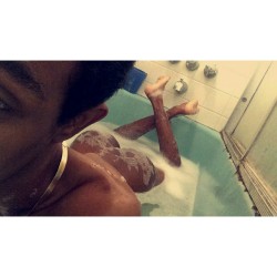elipowerbttm:  Lil bath Add both my Snapchat