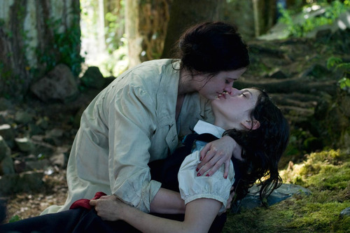 the-inspired-lesbian:  Love & Lesbians ♡I need to follow more blogs, checking out all new followers