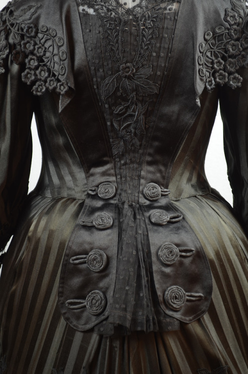 Mourning dress ca. 1900From the Irma G. Bowen Historic Clothing Collection at the University of New 