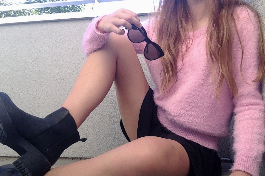 explorah:  outfit wit pink (what??) 