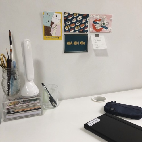 jhonstudies:my take on simple desk set up and spread. how many times did i actually plan 2018 on my 