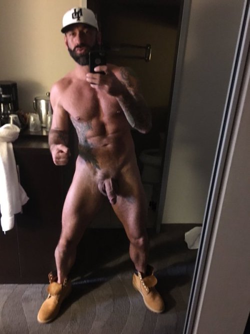 gsocumdump: smokeswapm4m: cansmoker84: Drew Sebastian is welcome in my hole any time he likes FUCK