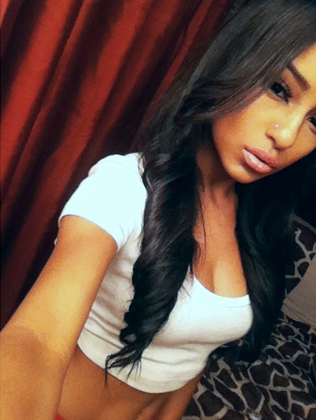 alluring-beauties:  Alluring-Beauties 