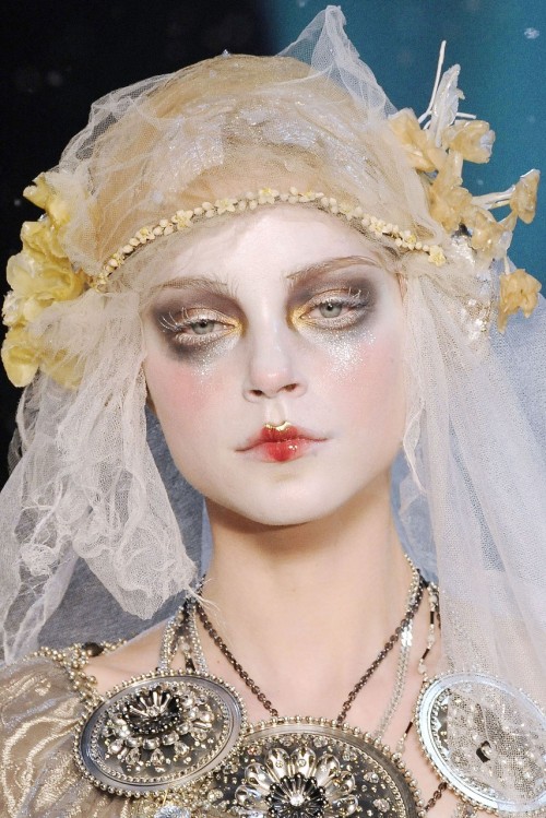zoetica:  I’ve been collecting these images from Galliano’s perfect, gaudy, vaguely-Russia-inspired F/W 2009 tidbits for a few months now, mostly for art and styling reference, but also because they make me happy. 