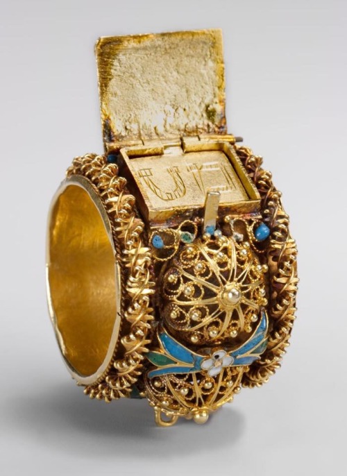 Jewish Betrothal ring&hellip;a prized memento 17th or 19th century, Eastern European or Italian