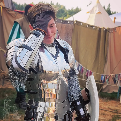 archerinventive:  Happy Faire Friday! Today I want to give a shout-out to one of the most talented Knights I know, the @unicorn-shieldmaiden.Some  of you may have had the pleasure of meeting her or may have even  received one of the rainbow ribbons she