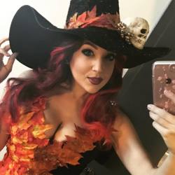 nicolejeancosplay:  Happy Halloween! 🎃👻😈