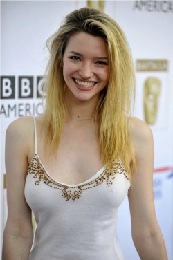 subtleelevation:  Talulah Riley