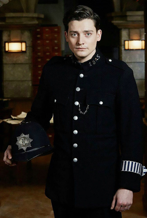 fuckyeahaneurinbarnard:Aneurin as PC Jimmy Dunn in SS GB