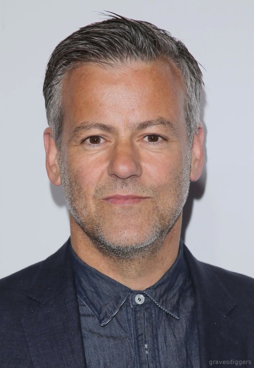 Announced today: Rupert Graves will be playing marine biologist G.M. Goff in Hulu’s adaptation of Es