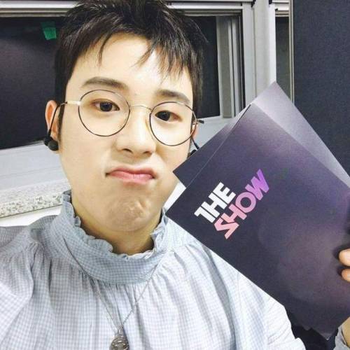 TWITTER*********29.07.2017 [BLOCK B OFICAL] #POThe Show teeeeermiiiiiinou!! https://www.instagram.co