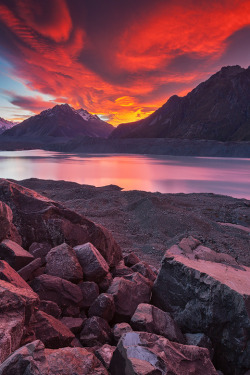 sundxwn:  Tasman Lake by Sven Müller 